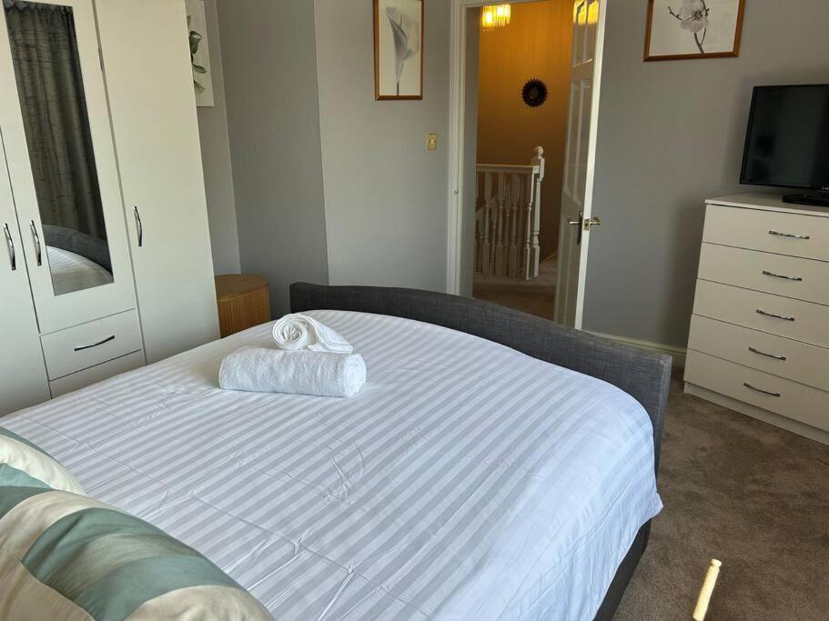 Aster House, 3 Bedrooms, Parking Nottingham