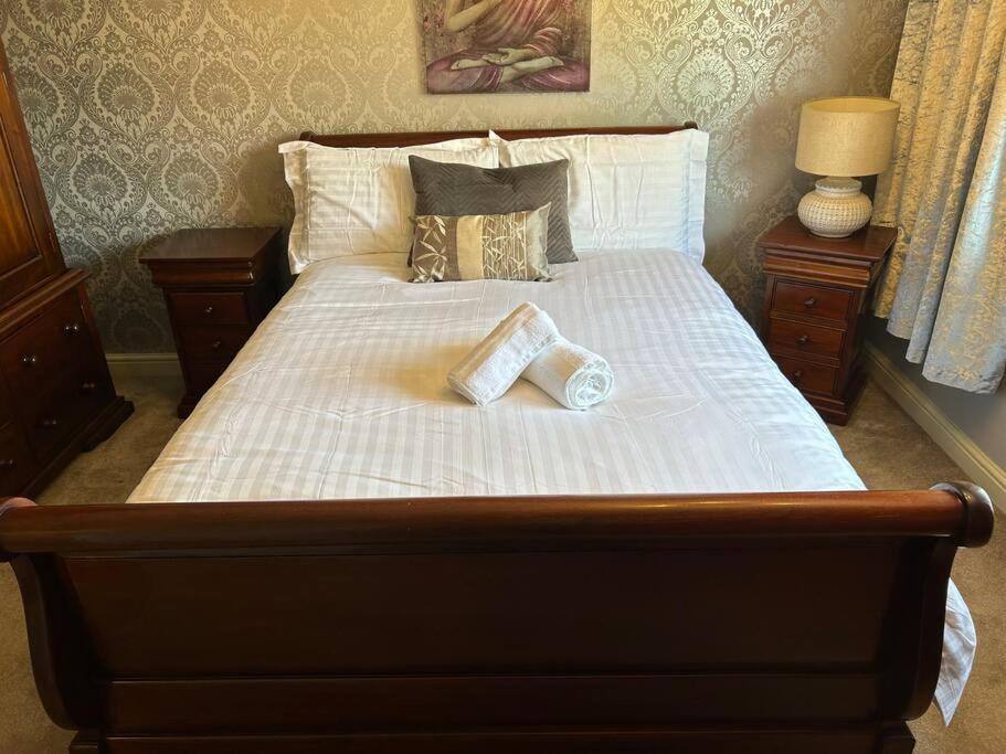 Aster House, 3 Bedrooms, Parking Holiday home *