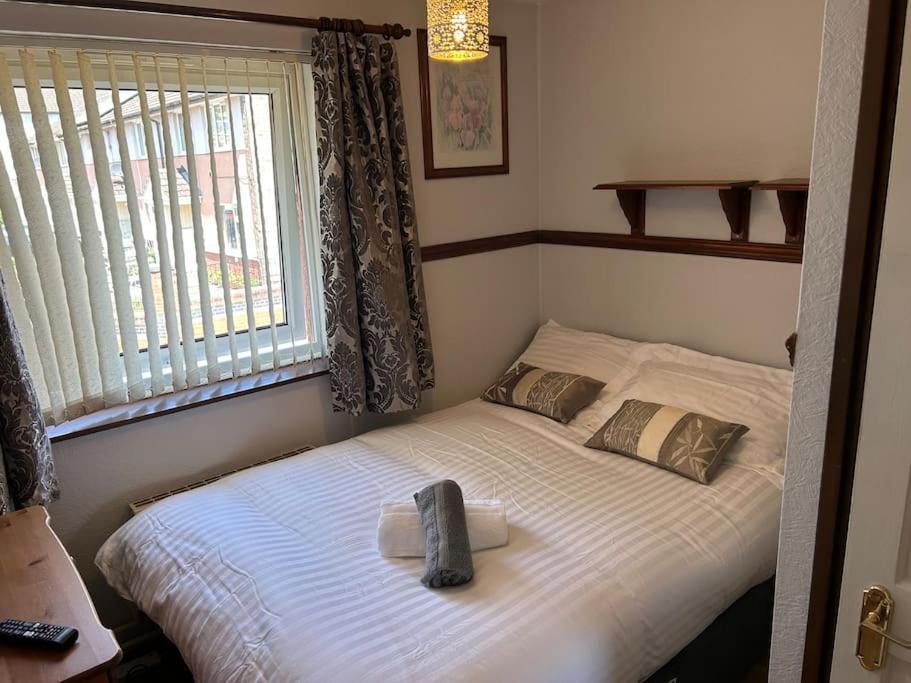 Aster House, 3 Bedrooms, Parking * Nottingham