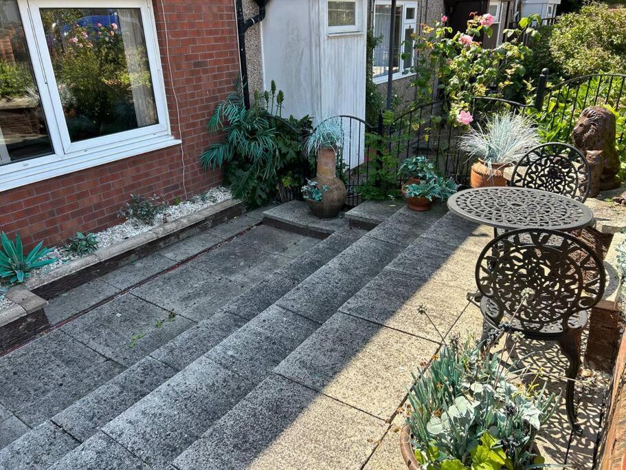 Aster House, 3 Bedrooms, Parking Nottingham